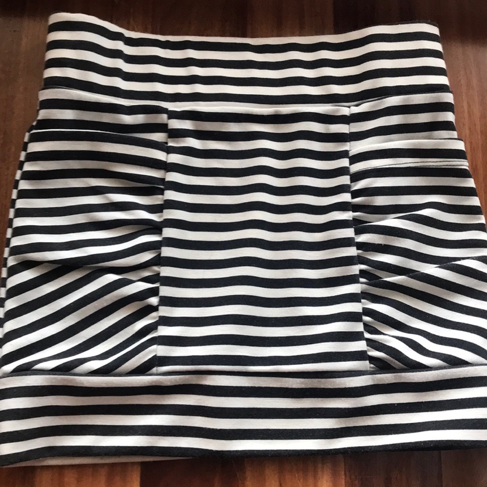 Striped mini skirt